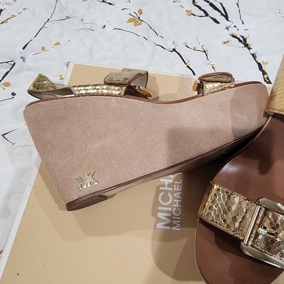 Michael Kors wedge sandals - Picture 3 of 6